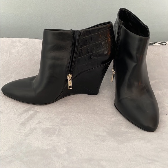 Ann Taylor wedge booties - Picture 4 of 6